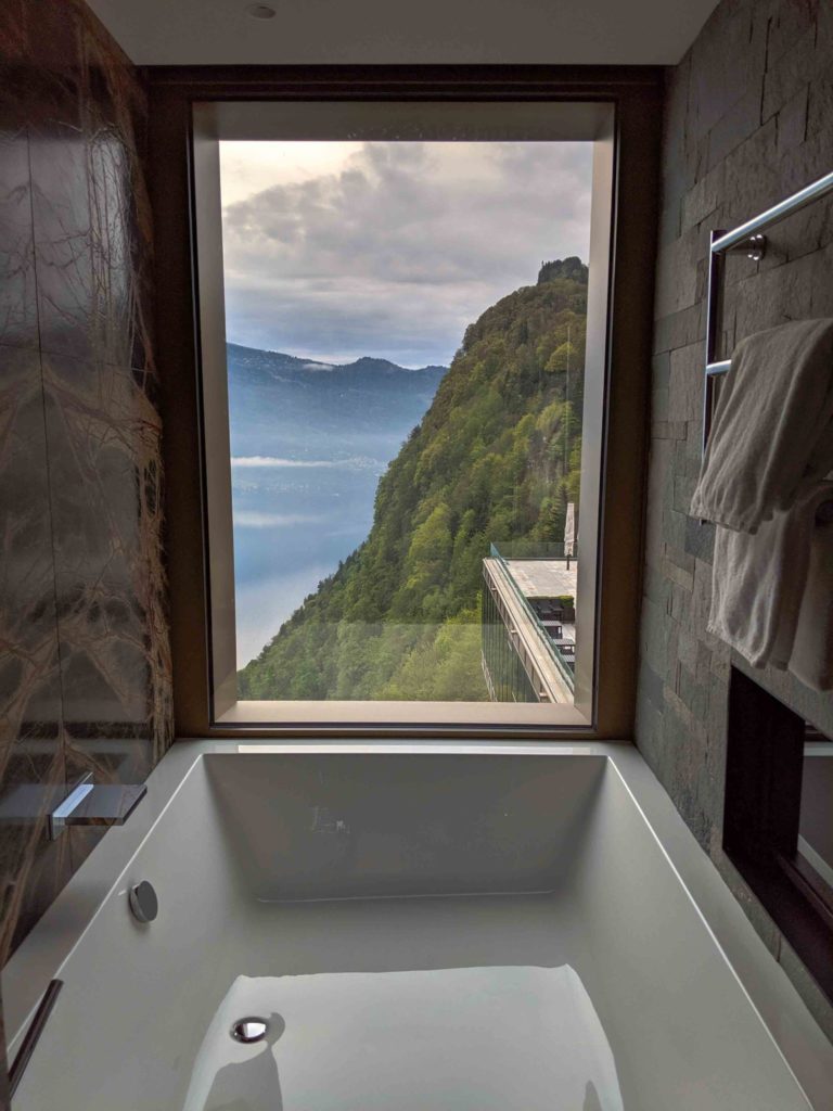 Tub facing Switzerland mountains